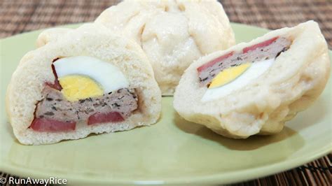  Bánh Bao Thịt - A Steamy Symphony of Savory Meats and Pillowy Dough Delights!