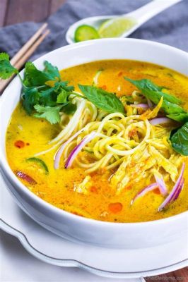  Khao Soi:  Sự hoà quyện hoàn hảo giữa vị cay nồng của cà ri và độ béo ngậy của nước cốt dừa!